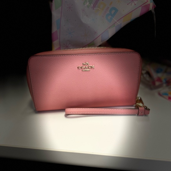 Coach Brand Long Zip Around Wallet - Picture 1 of 9